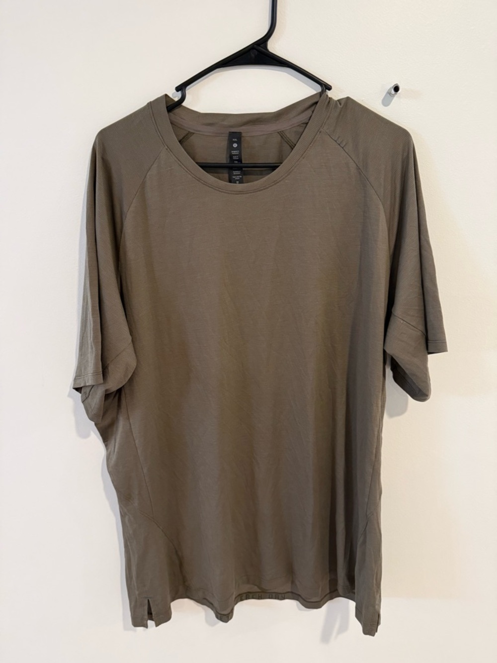 lululemon athletica Men's Short Sleeve Tee - Olive